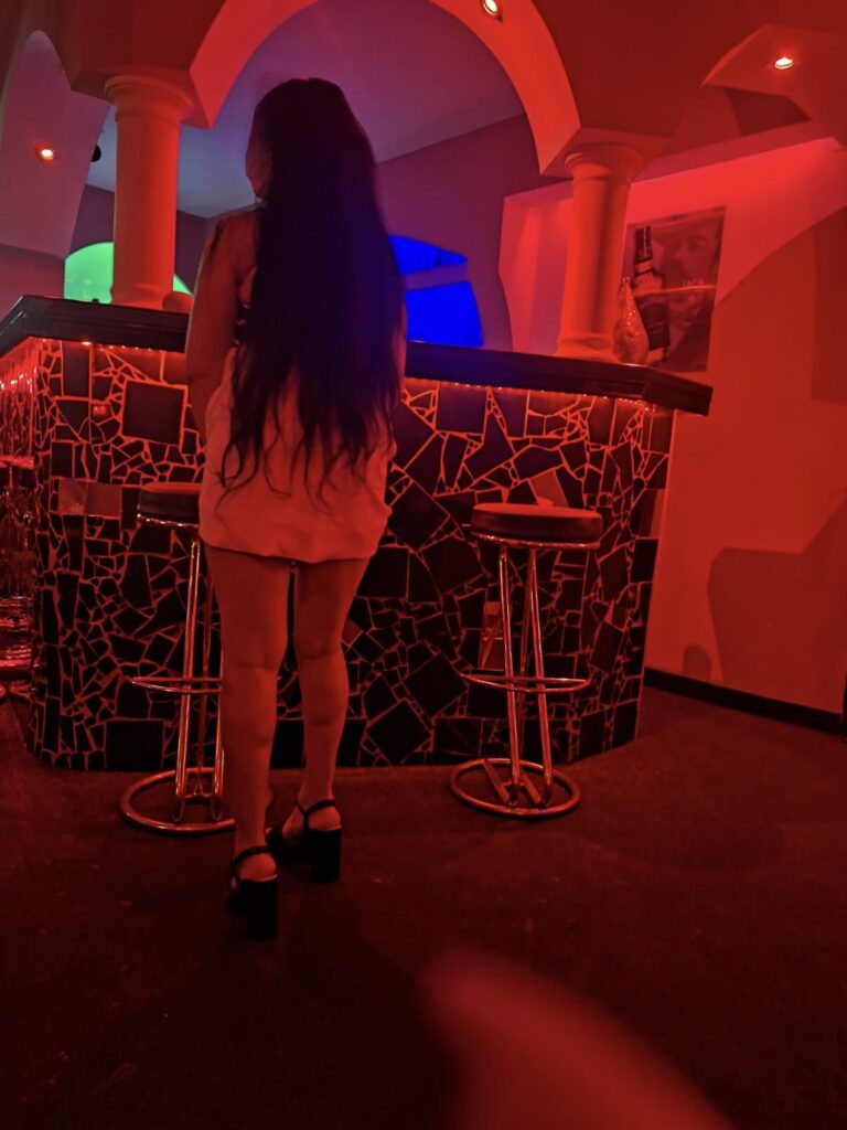 b1ce0f21-8813-42fb-b25a-1d71835d964e